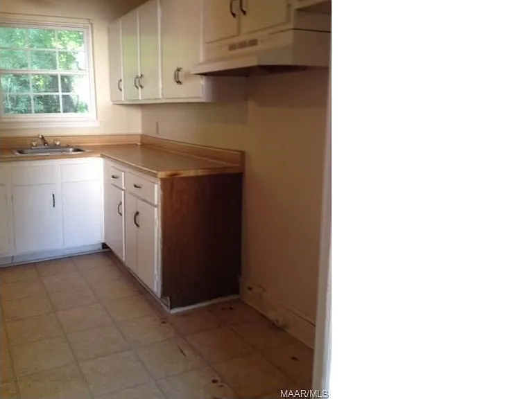 951 E Edgemont Ave — Photo 3