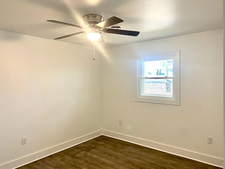 104 Northwood Ave — Photo 4