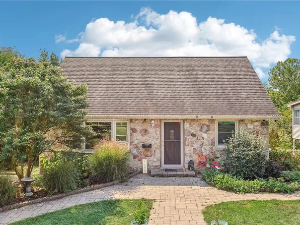 214 S Front St, Catasauqua, PA 18032