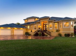 1032 Dolphin Dr, Cape Coral, FL 33904