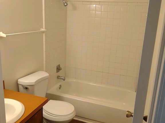 4th image of 1971 Darryl Dr APT D
