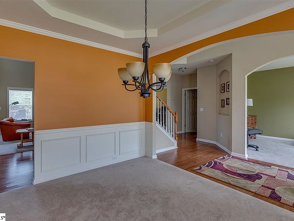 2nd image of 344 Abbey Gardens Ln