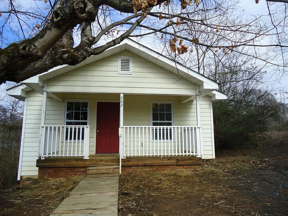 1st image of 202 Pitner Pl