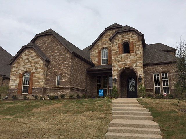 1st image of 2010 Royal Crest Dr