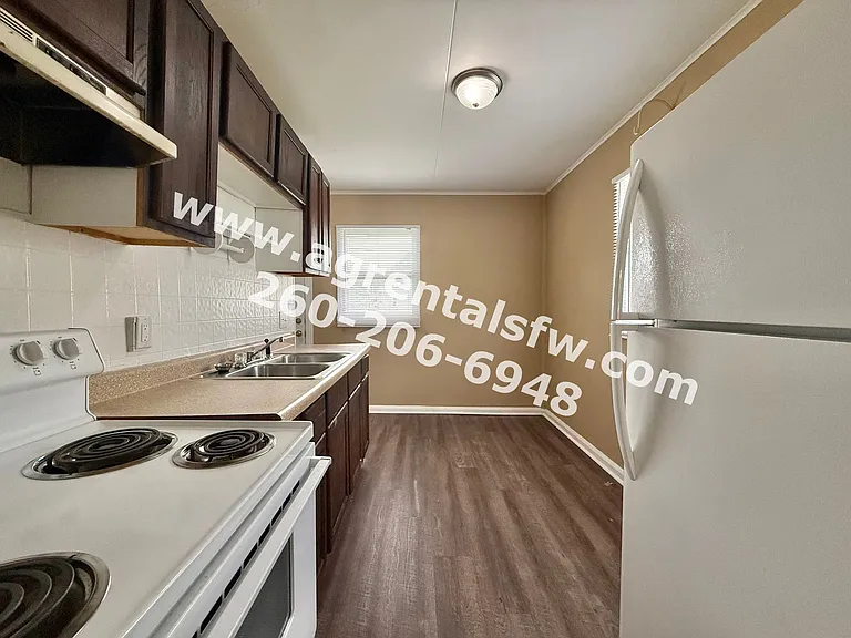 4920 Oliver St — Photo 4