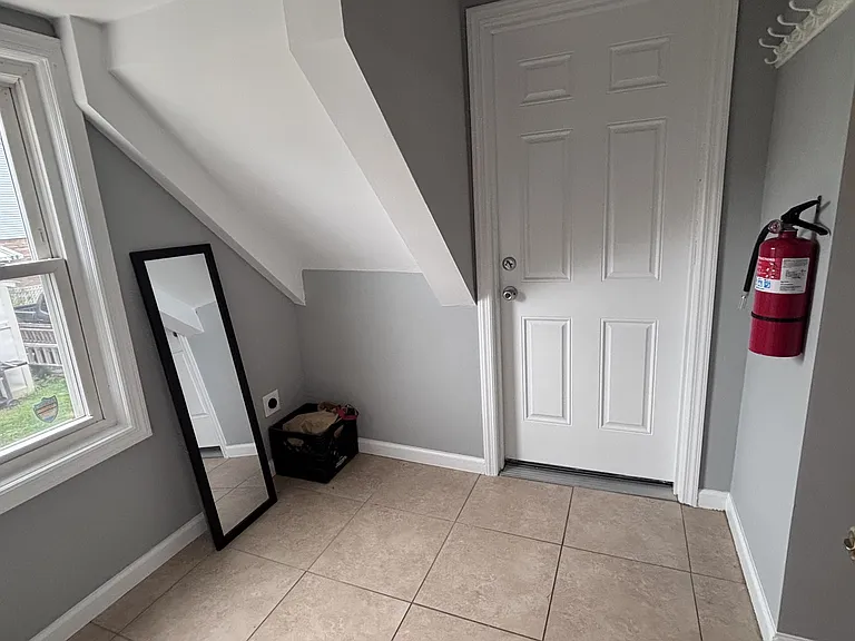 196 Devon St #1 — Photo 10