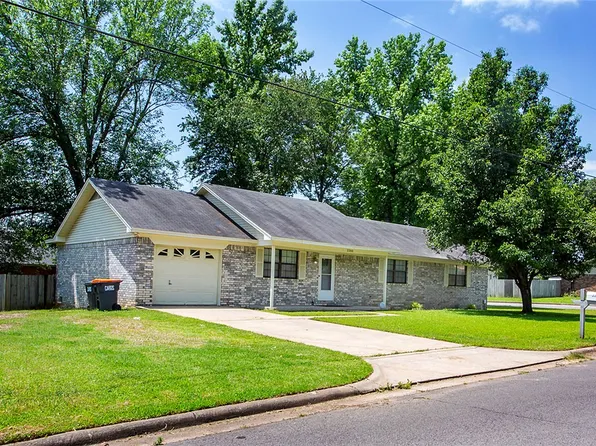 2200 E 19th St, Russellville, AR 72802