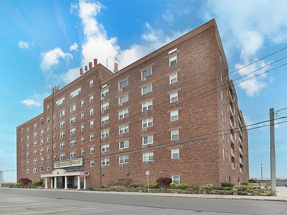 2nd image of 370 W Broadway #4Y