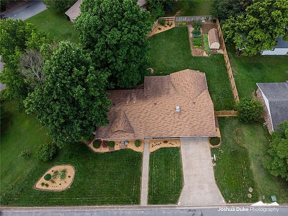 3rd image of 706 Valley West Dr
