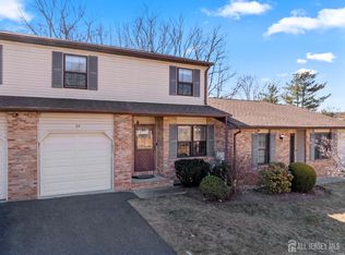19 Dogwood Dr, Edison, NJ 08820