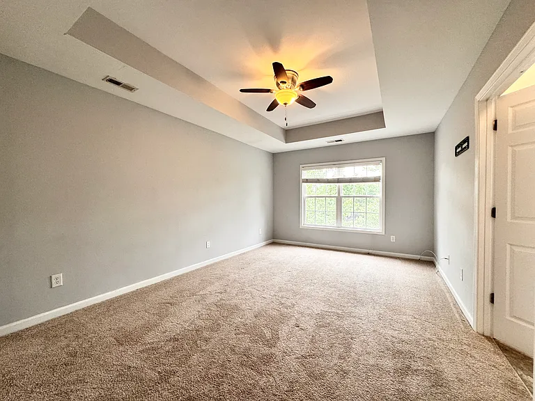 9708 Walkers Glen Dr — Photo 7