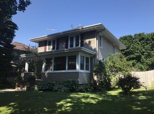 843 N 6th St, Manitowoc, WI 54220