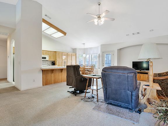 5th image of 2721 W Babcock Ave