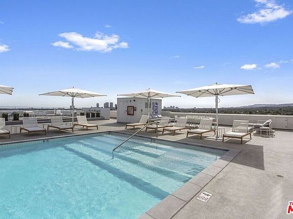 4th image of 838 N Doheny Dr APT 1006