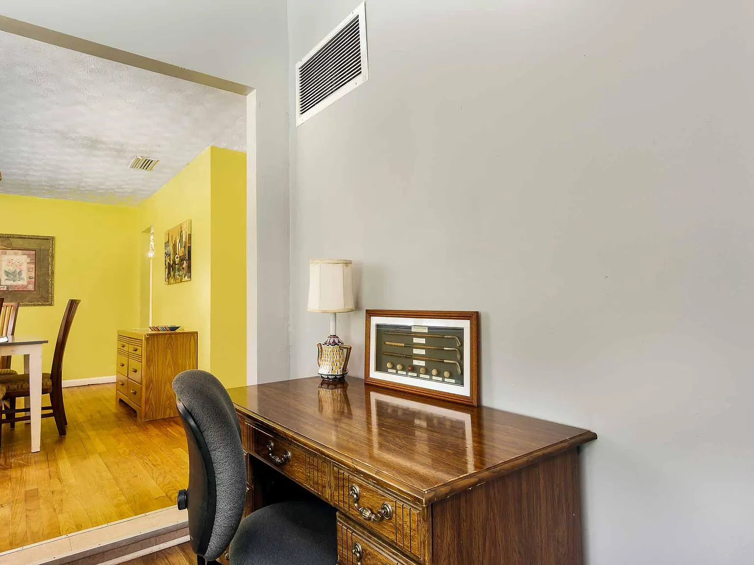 2843 Shady Oak Ln — Photo 3