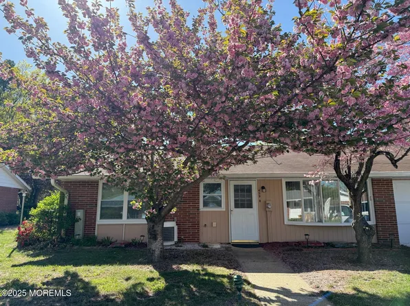 459B Portsmouth Drive #B, Lakewood, NJ 08701