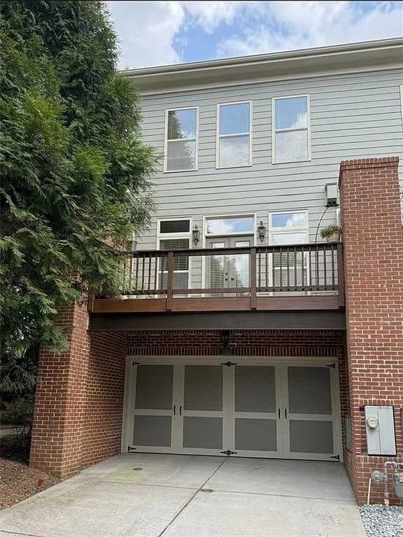 3 bed, 3.5 bath, 1975 sqft, $3,800 — Photo 4