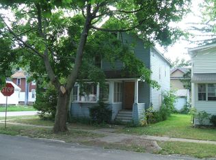 20 Maple Ave, Middleport, NY 14105