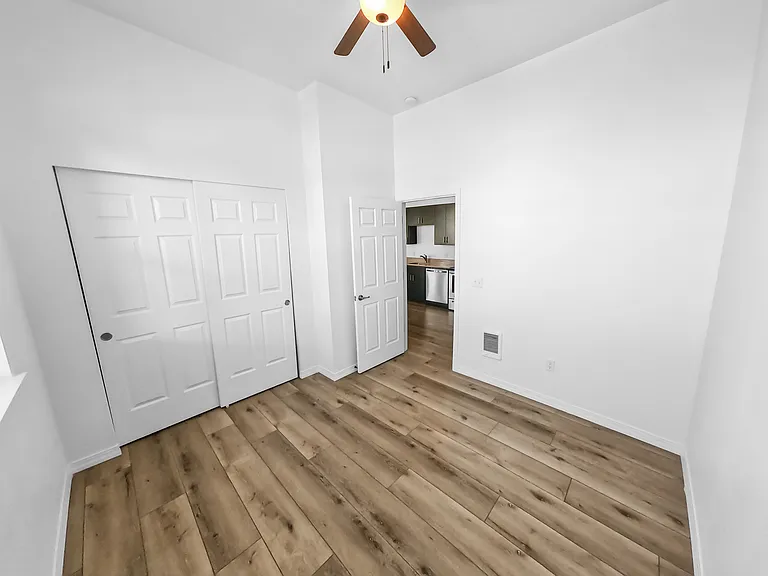 580 1st Ave N #305 — Photo 10