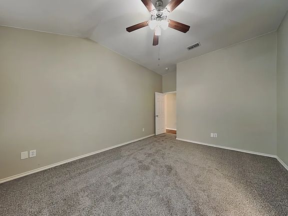 5th image of 8186 Spruce Valley Dr