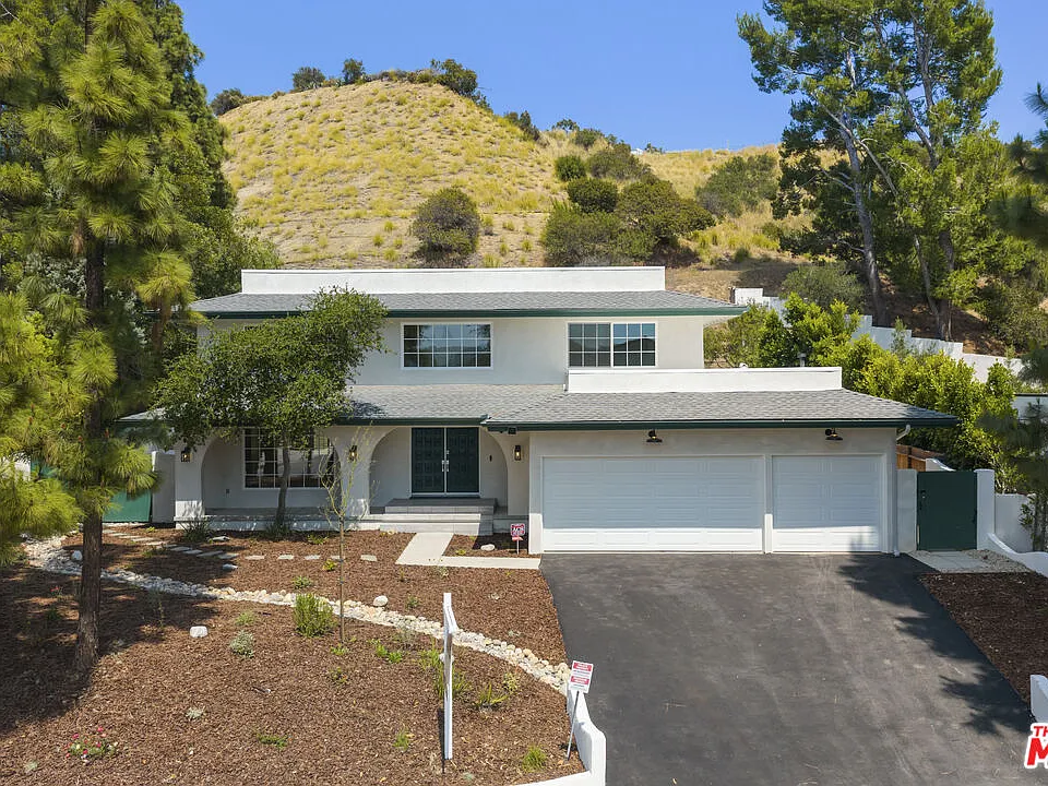 3062 Arrowhead Dr
