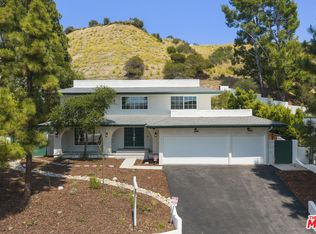 3062 Arrowhead Dr, Los Angeles, CA 90068