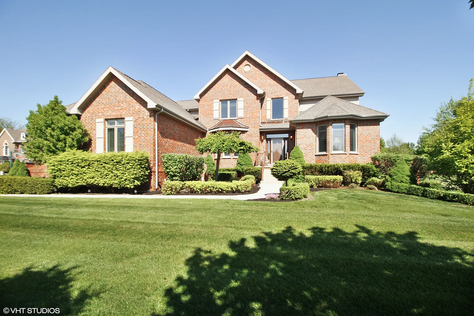 1088 Country Ln photo 1