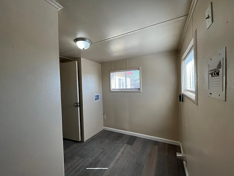 606 D Ave #606 — Photo 23