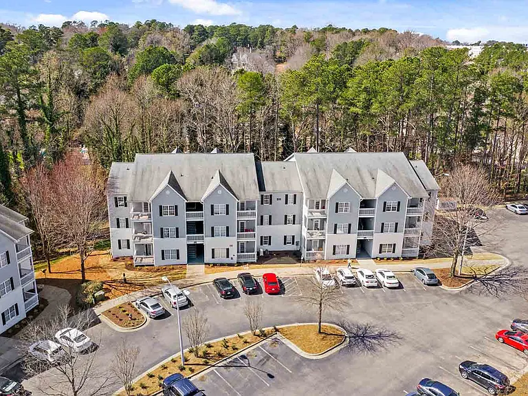 Blue Hill Apartments — Photo 22