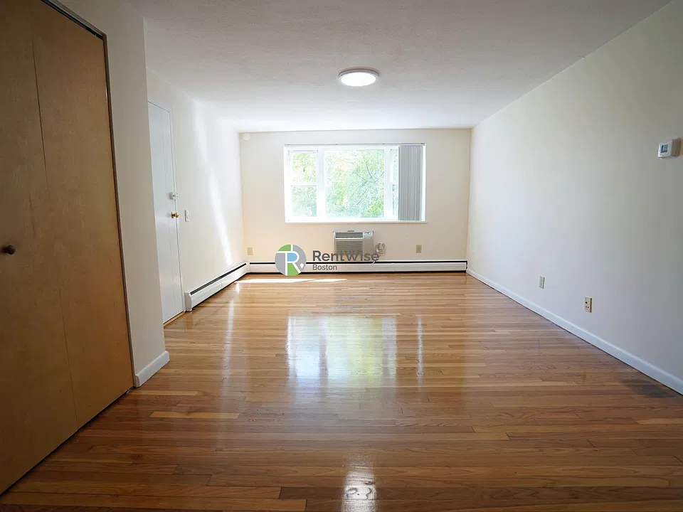 118 Babcock St #2