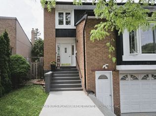 24 Salisbury Cir, Brampton, ON L6V 2Z5