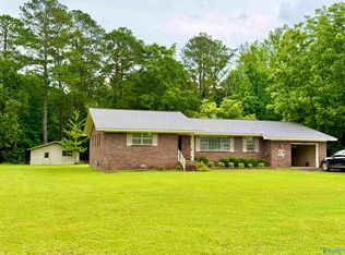 1412 Cove Creek Dr, Glencoe, AL 35905