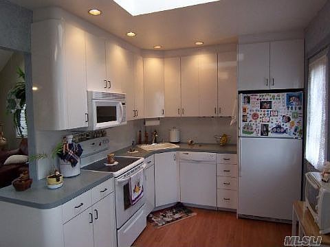 Updated Eat in Kitchen