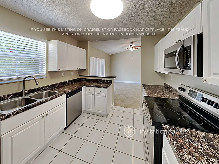 10711 SW 167th St — Photo 7