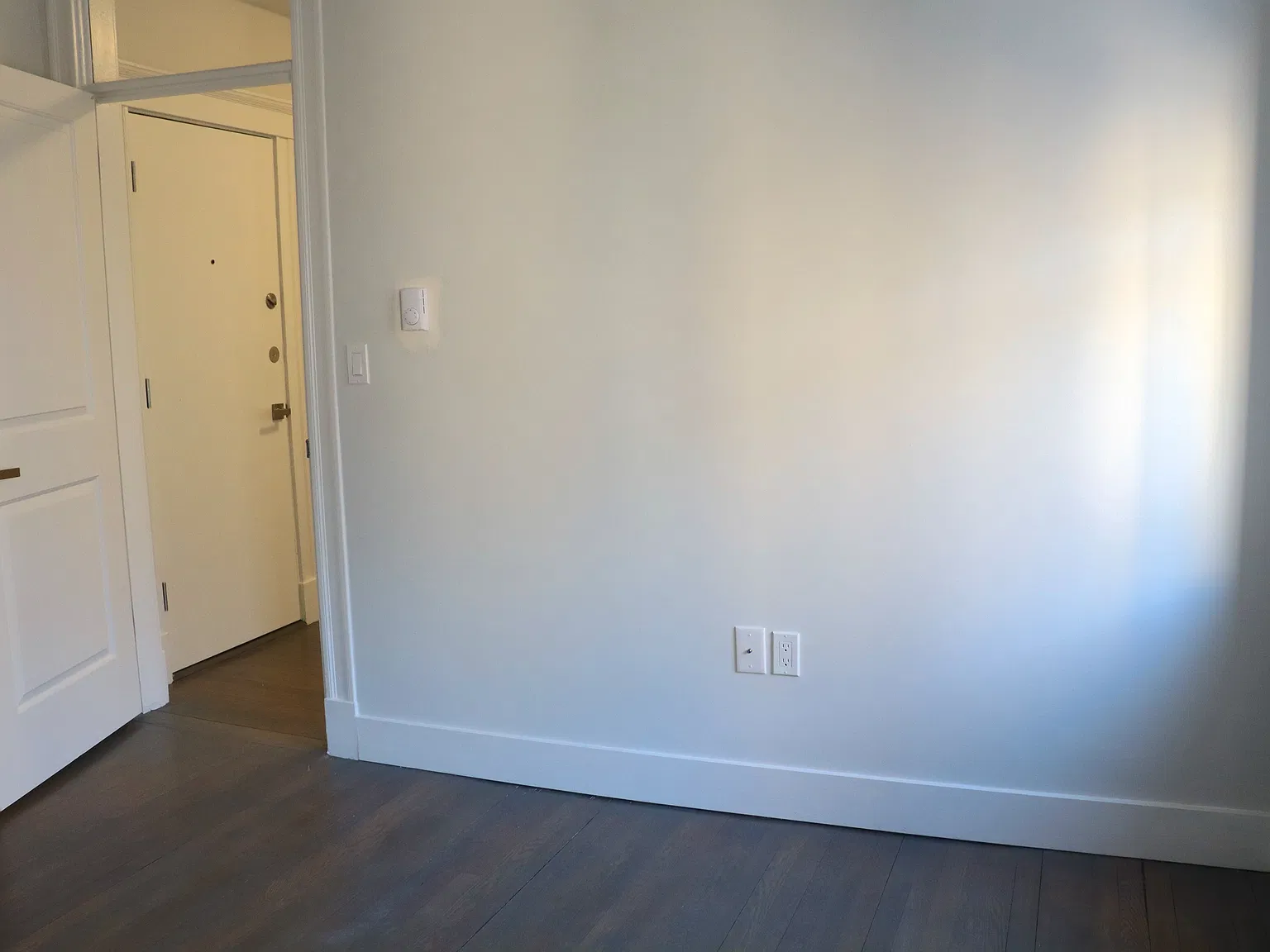 2 bed, 750 sqft, $3,550 — Photo 3