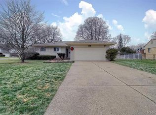 21631 Tapert Ave, Southfield, MI 48075