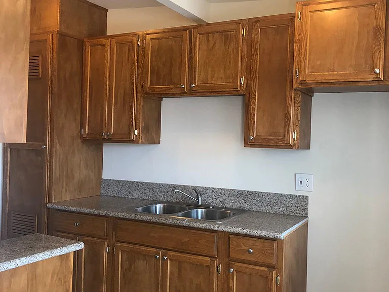 11821 Orange St — Photo 6