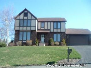 711 Epirus Hl, Clarks Summit, PA 18411