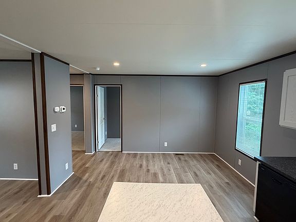 3rd image of 605 Elk Trail Dr