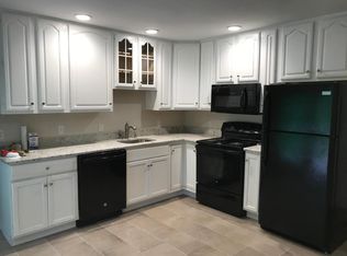 95 Little Deer Rd, Bridgeport, CT 06606