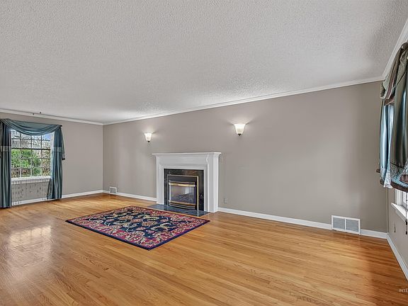 5th image of 705 6th St