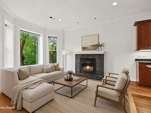 4th image of 5210 N Winthrop Ave APT 2