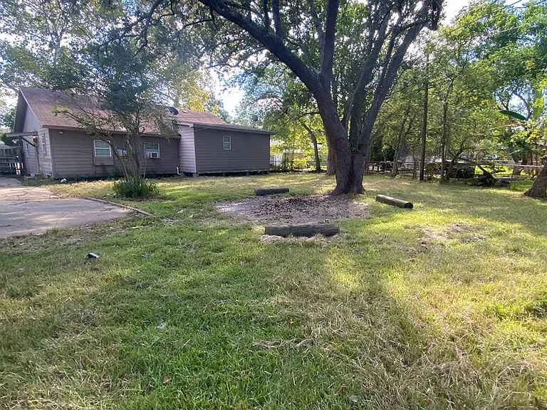 1918 Oleander Dr — Photo 18