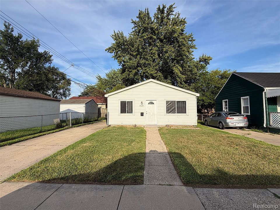 1st image of 26039 Clancy St