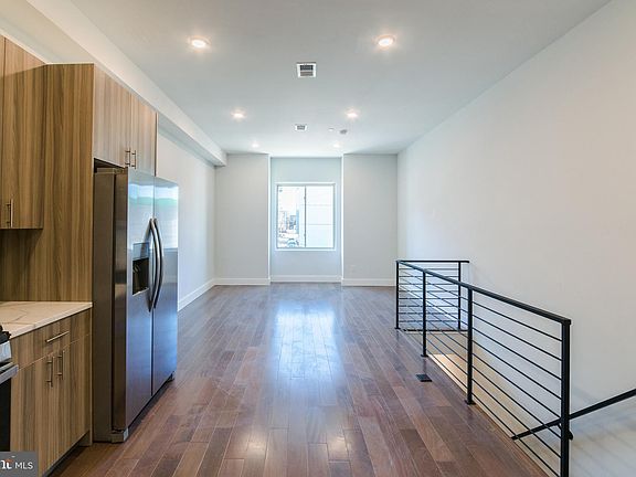 4th image of 1221 N 15th St Unit B