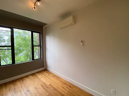 4th image of 186 Suydam St #2B