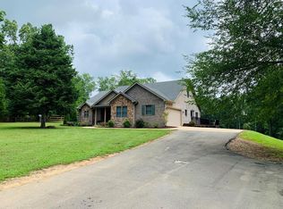 180 Snow Ln, Buchanan, TN 38222