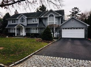 38 Post Ave, EAST WILLISTON, NY 11596