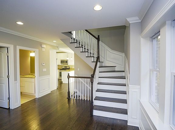 3rd image of 4520 N Mason Ave