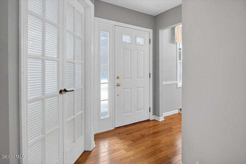 3rd image of 12 Kara Lane